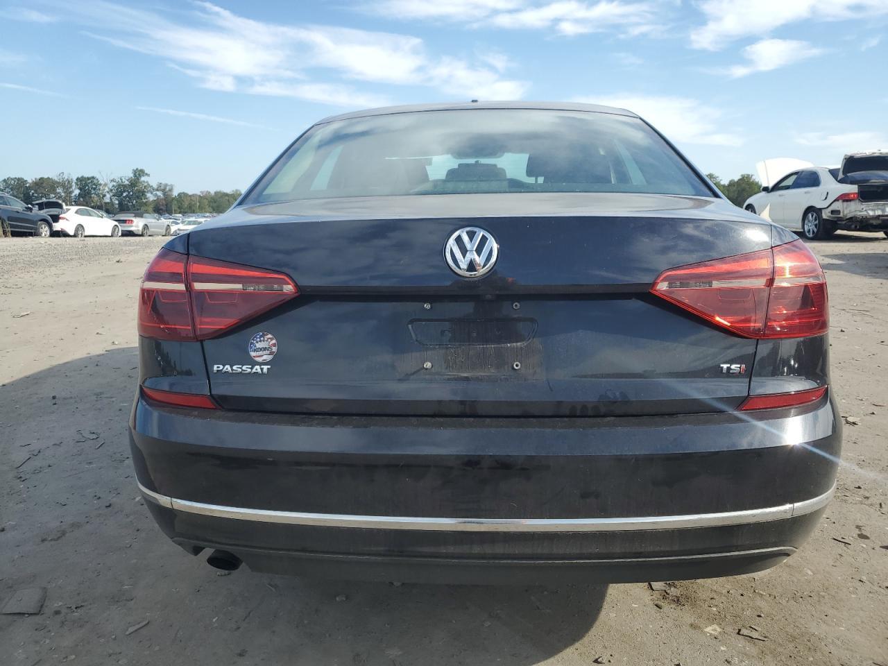 2018 VOLKSWAGEN Passat