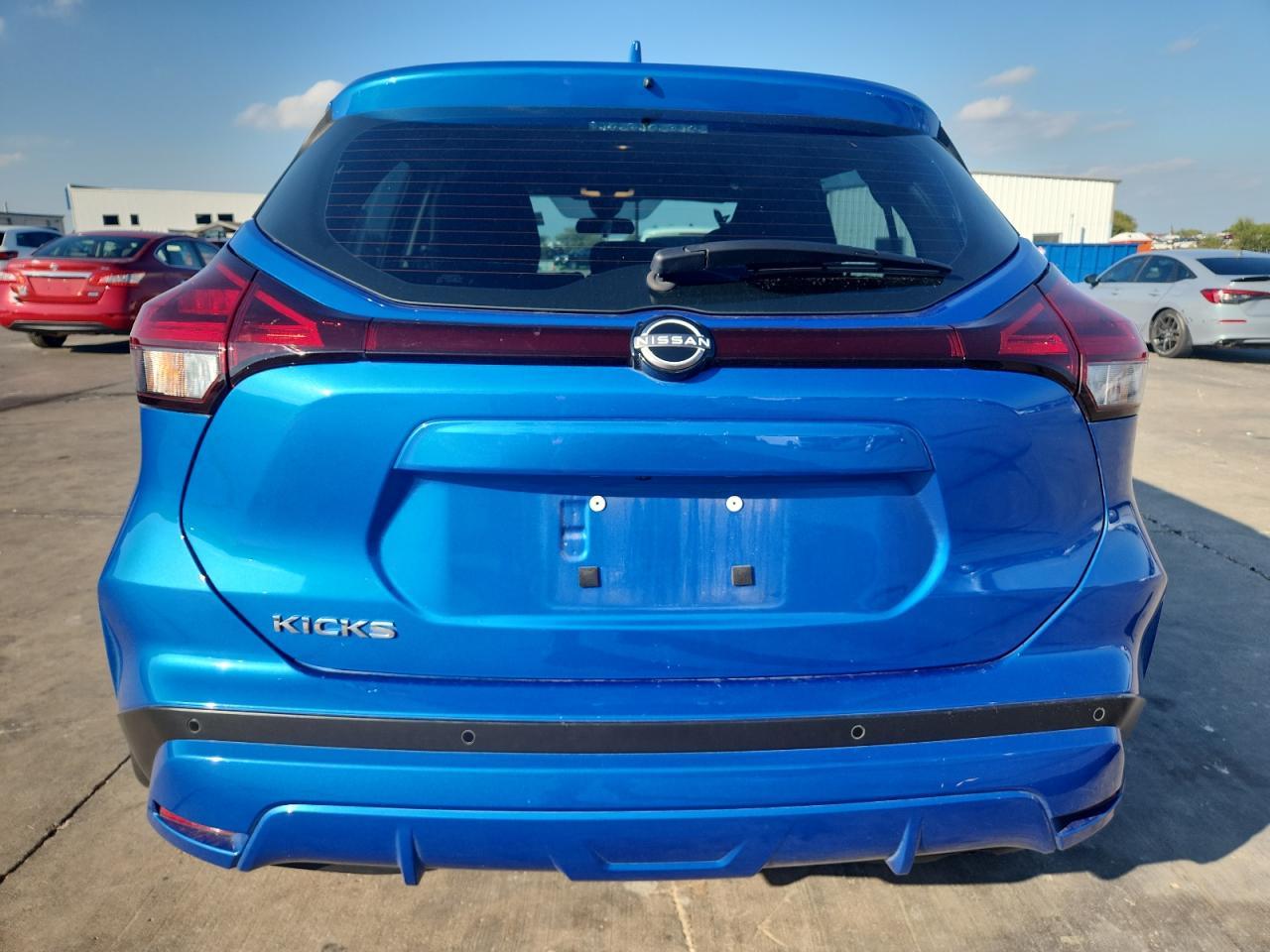 2023 NISSAN KICKS