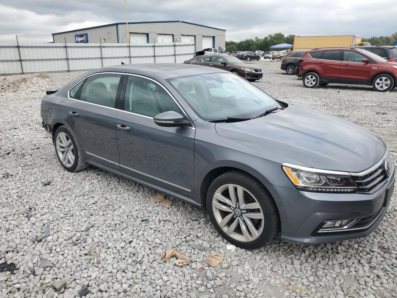 2017 VOLKSWAGEN Passat