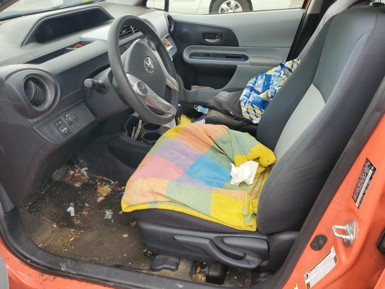 2012 TOYOTA Prius c
