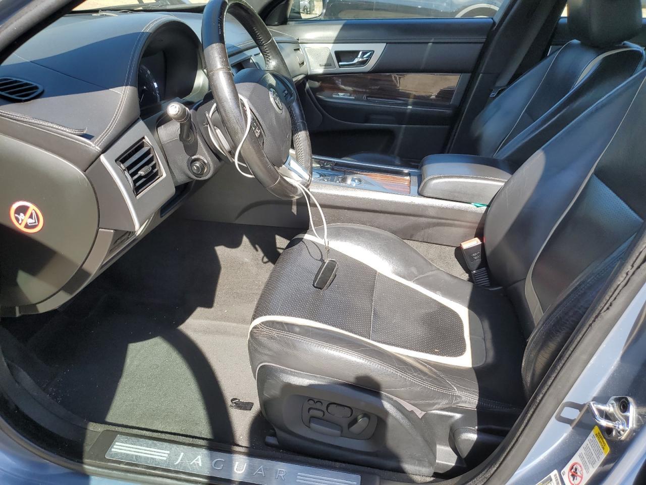 2013 JAGUAR XF