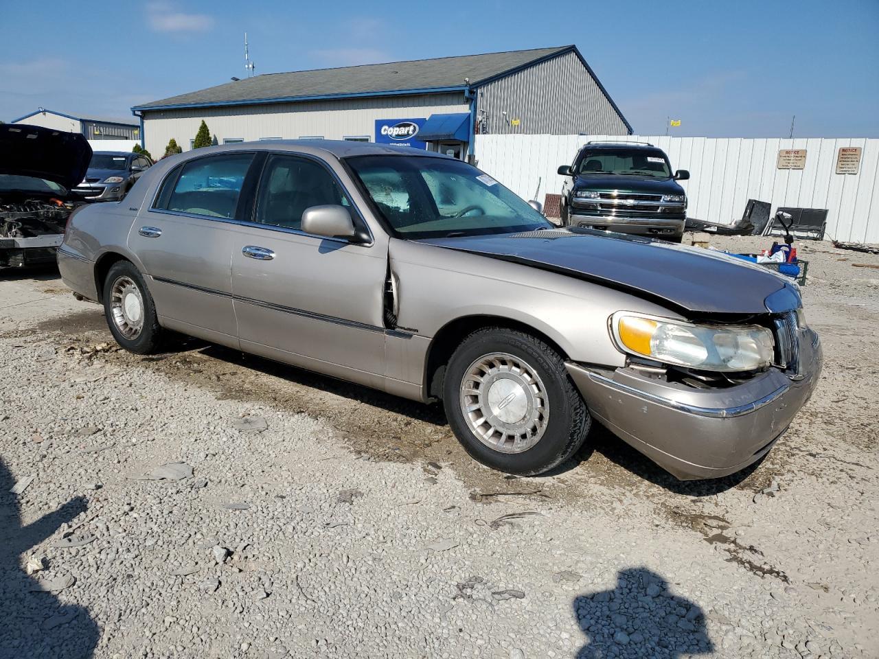 2000 LINCOLN Town Car