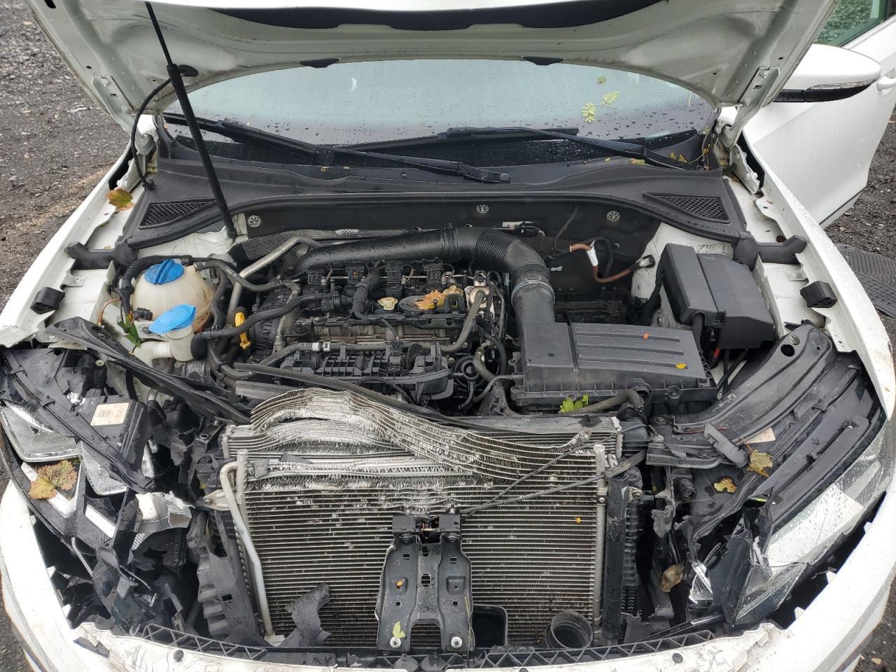 2016 VOLKSWAGEN Passat