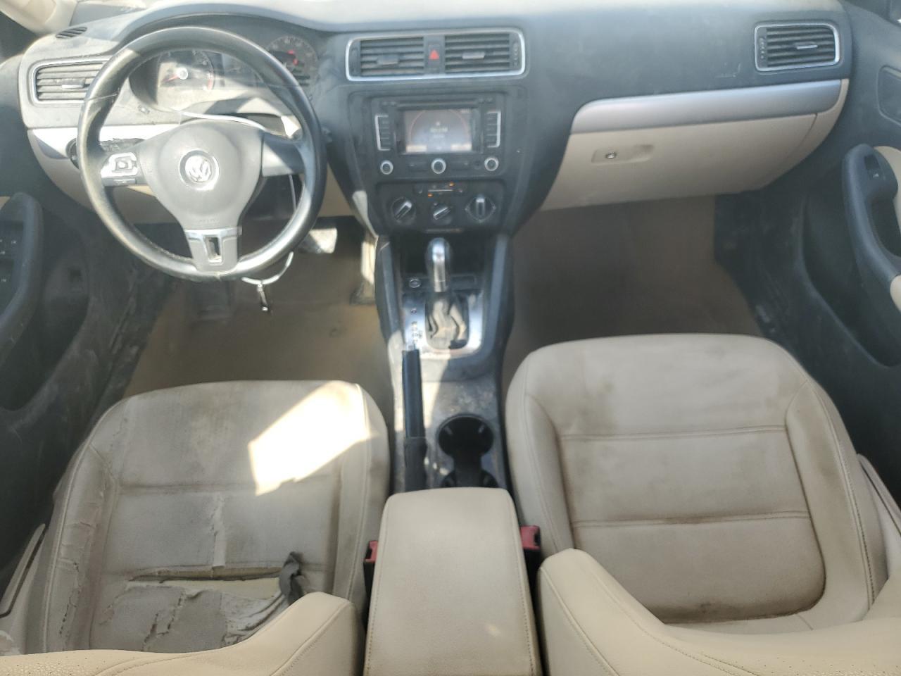 2011 VOLKSWAGEN JETTA