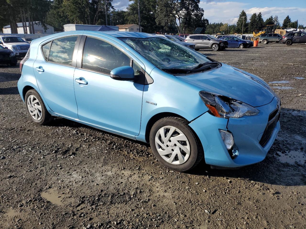 2015 TOYOTA Prius c