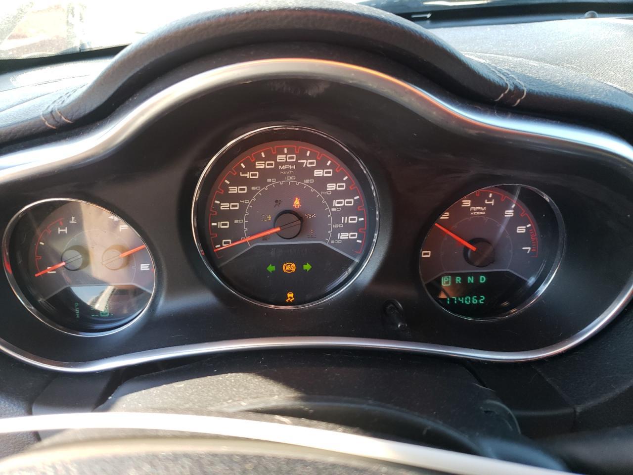 2013 DODGE Avenger
