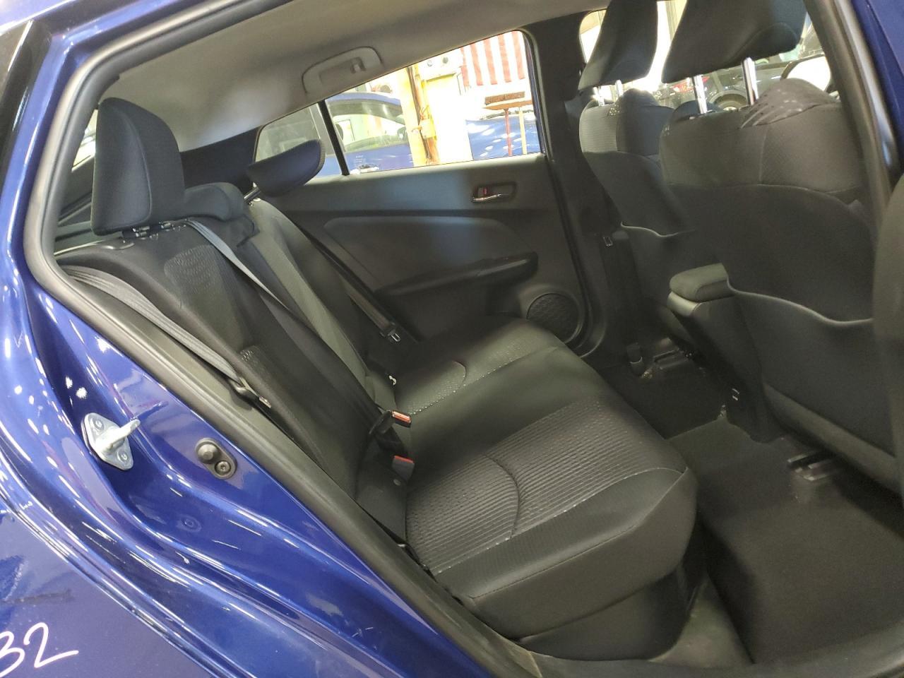 2017 TOYOTA PRIUS