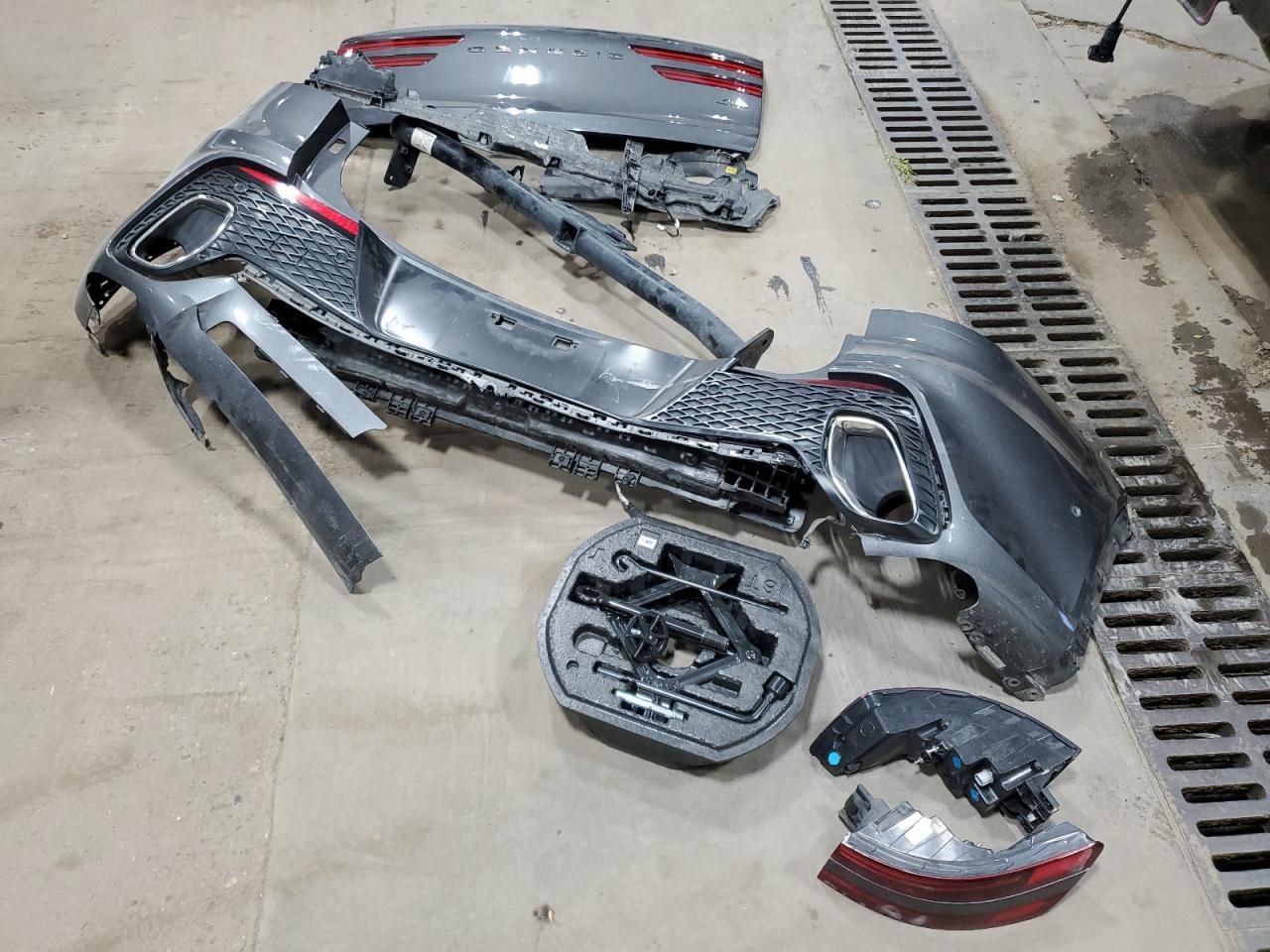 2022 GENESIS GV70