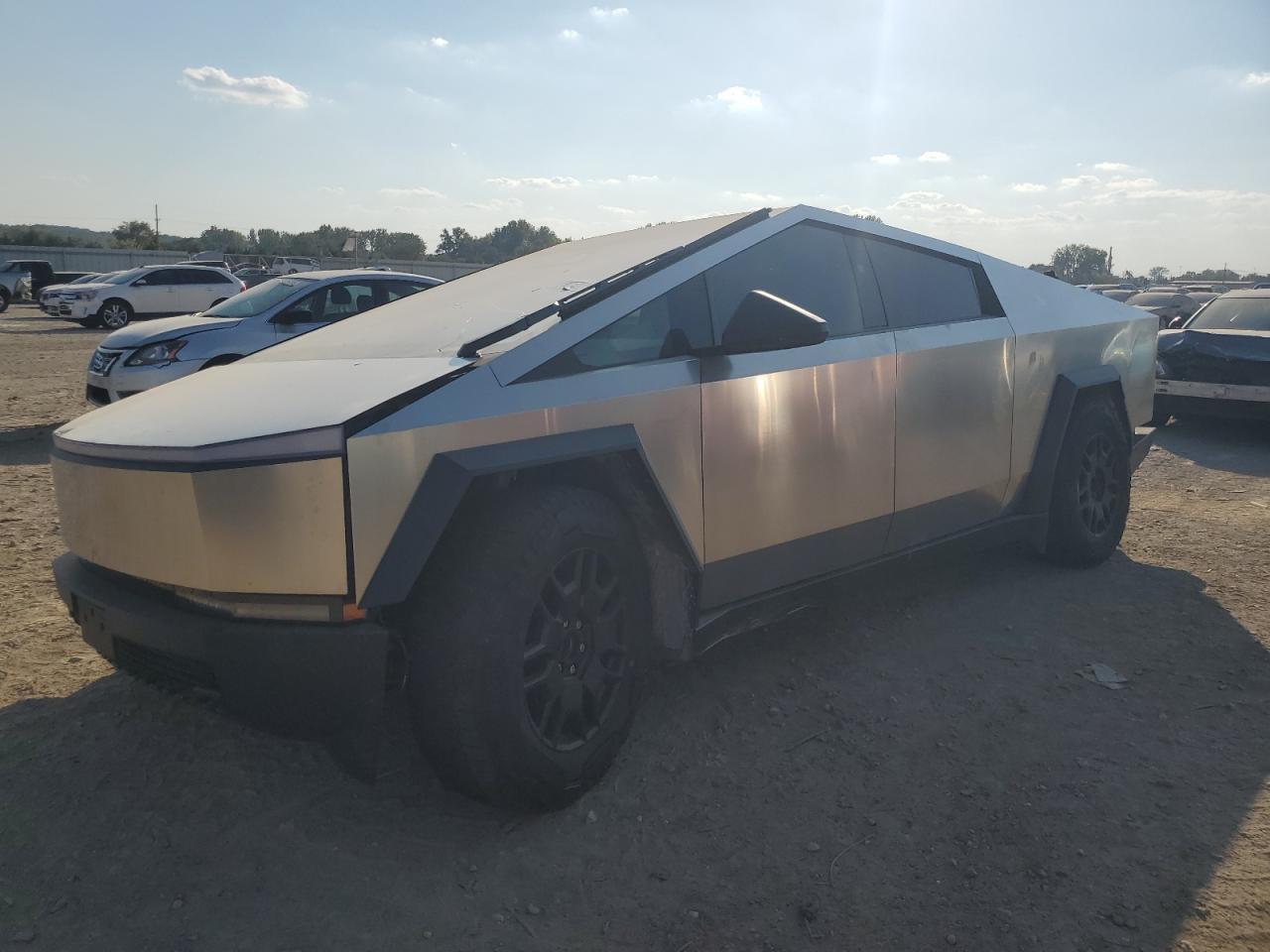 2024 TESLA Cybertruck