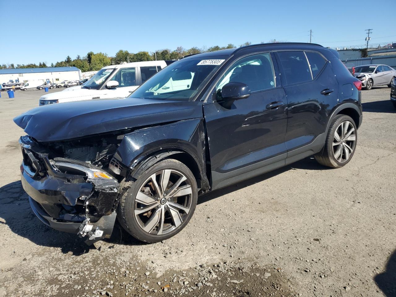 2021 VOLVO XC40
