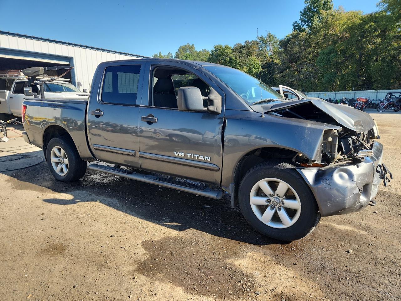 2011 NISSAN Titan
