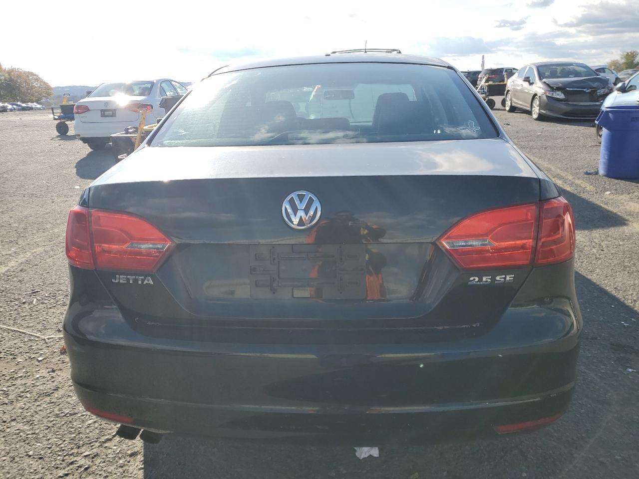 2011 VOLKSWAGEN JETTA