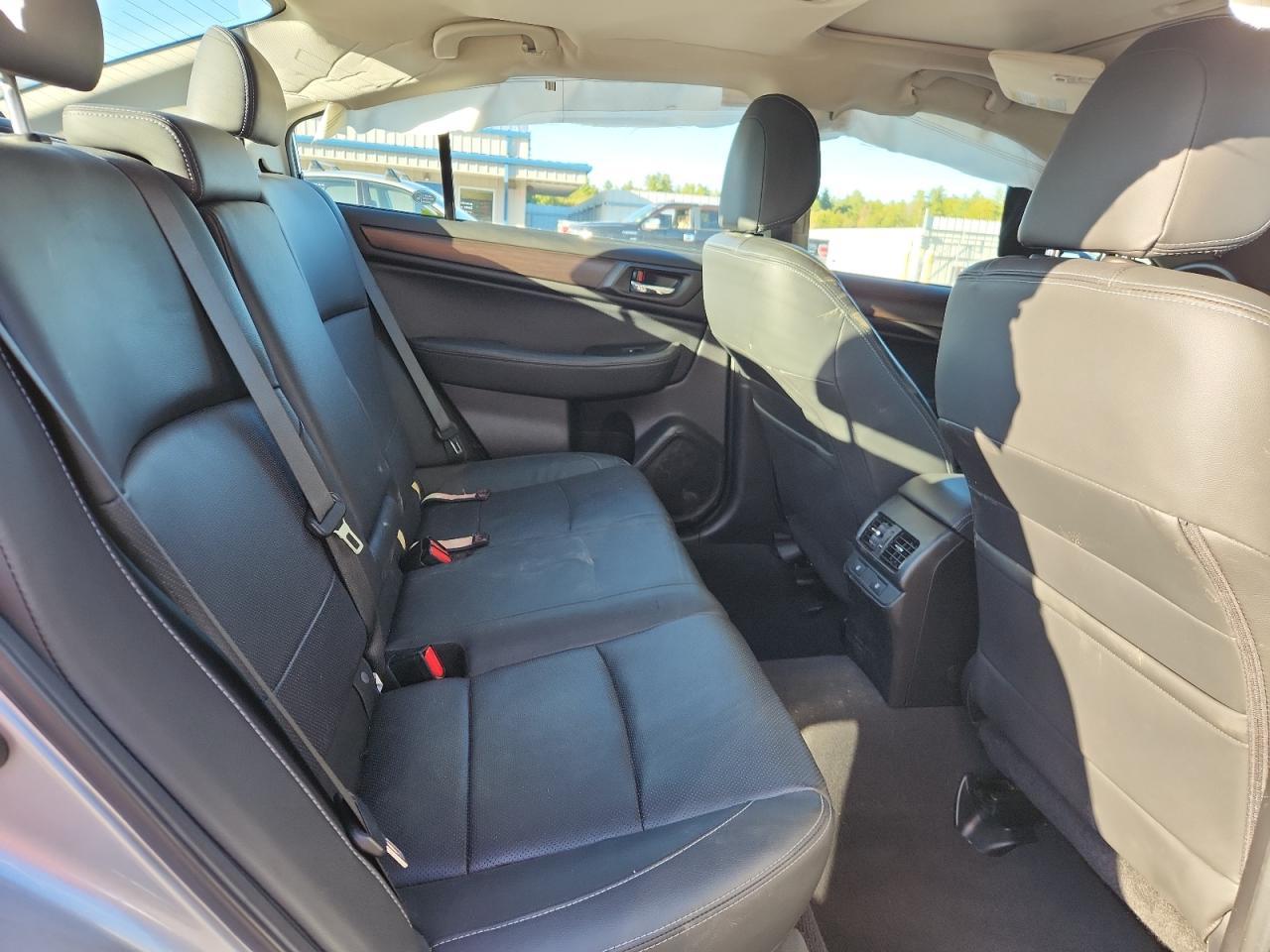 2016 SUBARU Legacy