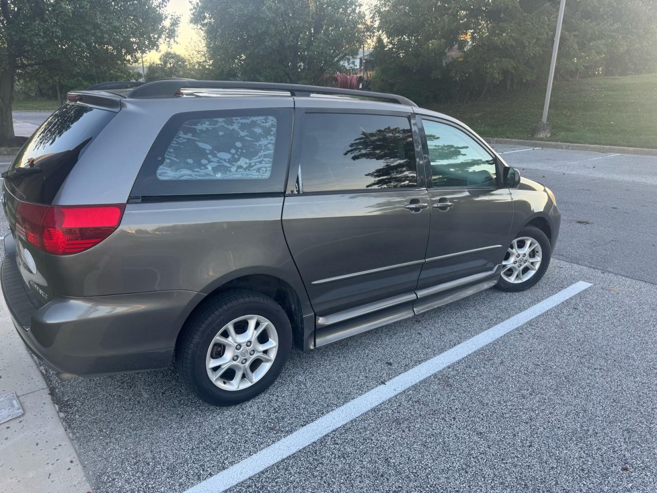 2005 TOYOTA SIENNA
