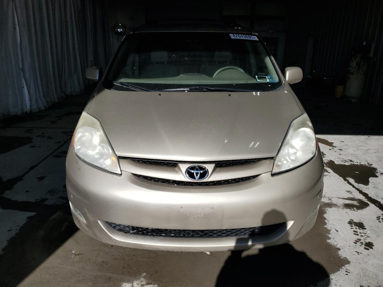 2009 TOYOTA SIENNA