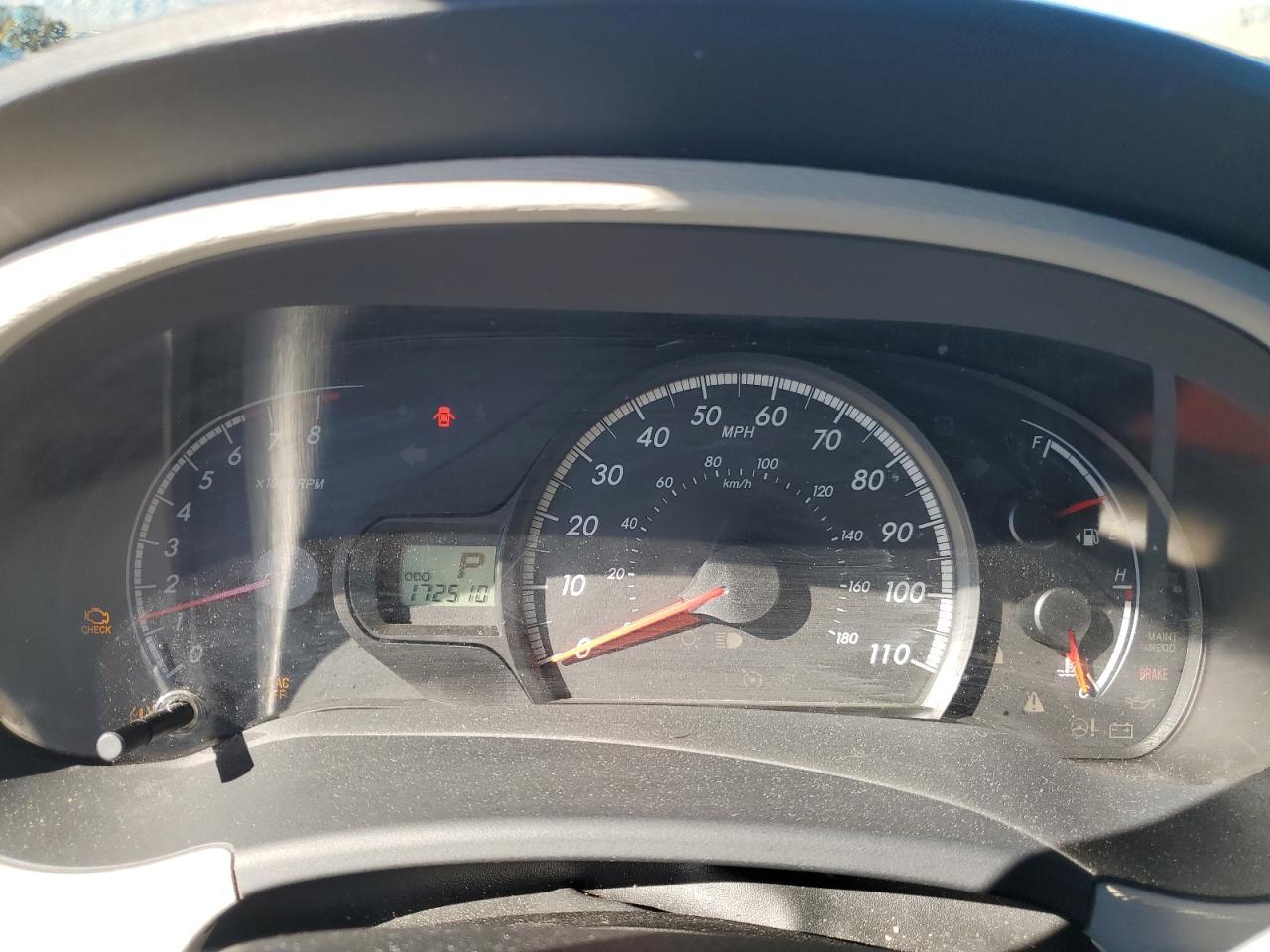 2011 TOYOTA SIENNA
