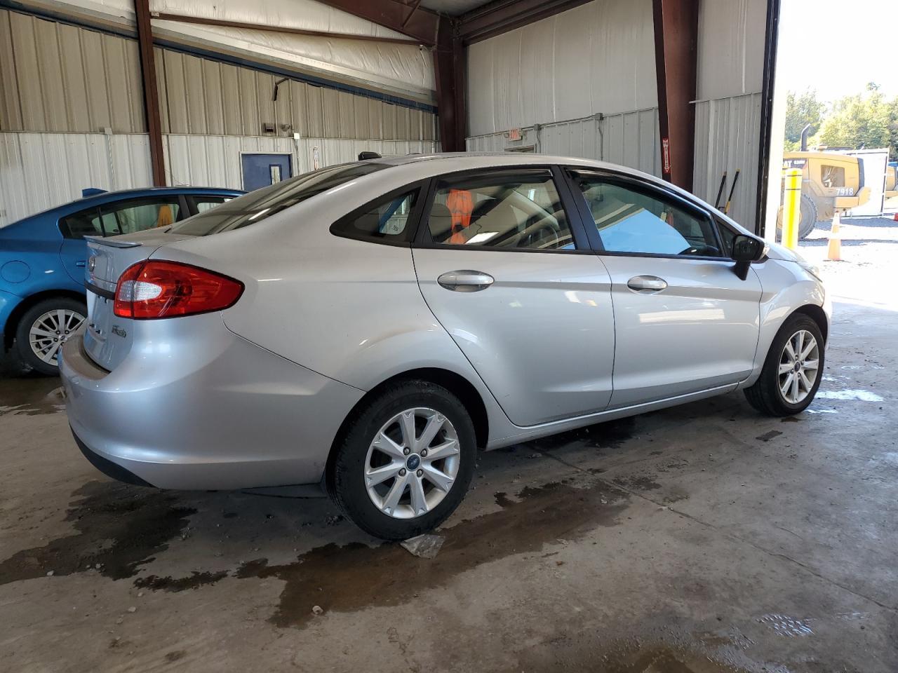 2013 FORD Fiesta