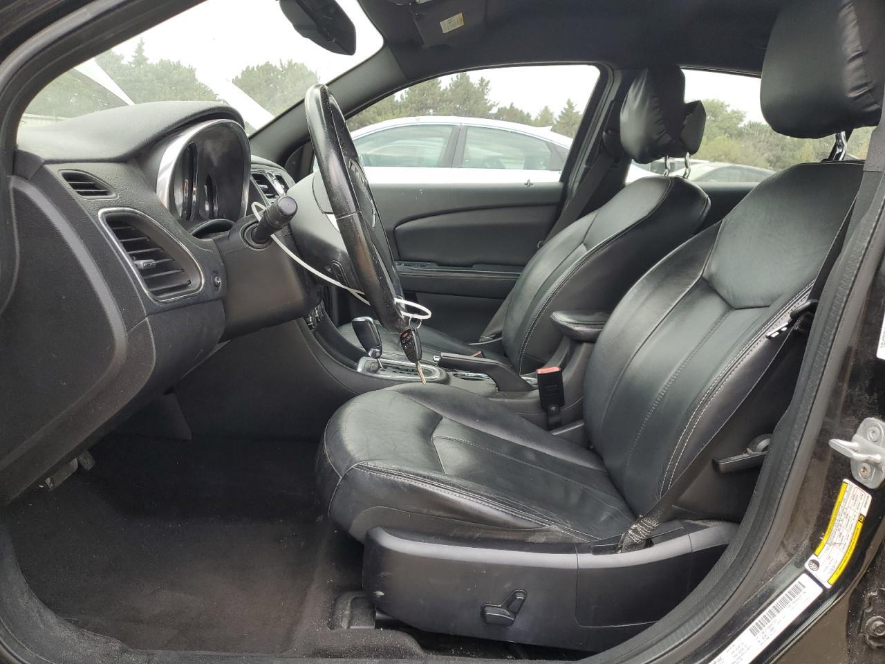 2011 CHRYSLER 200