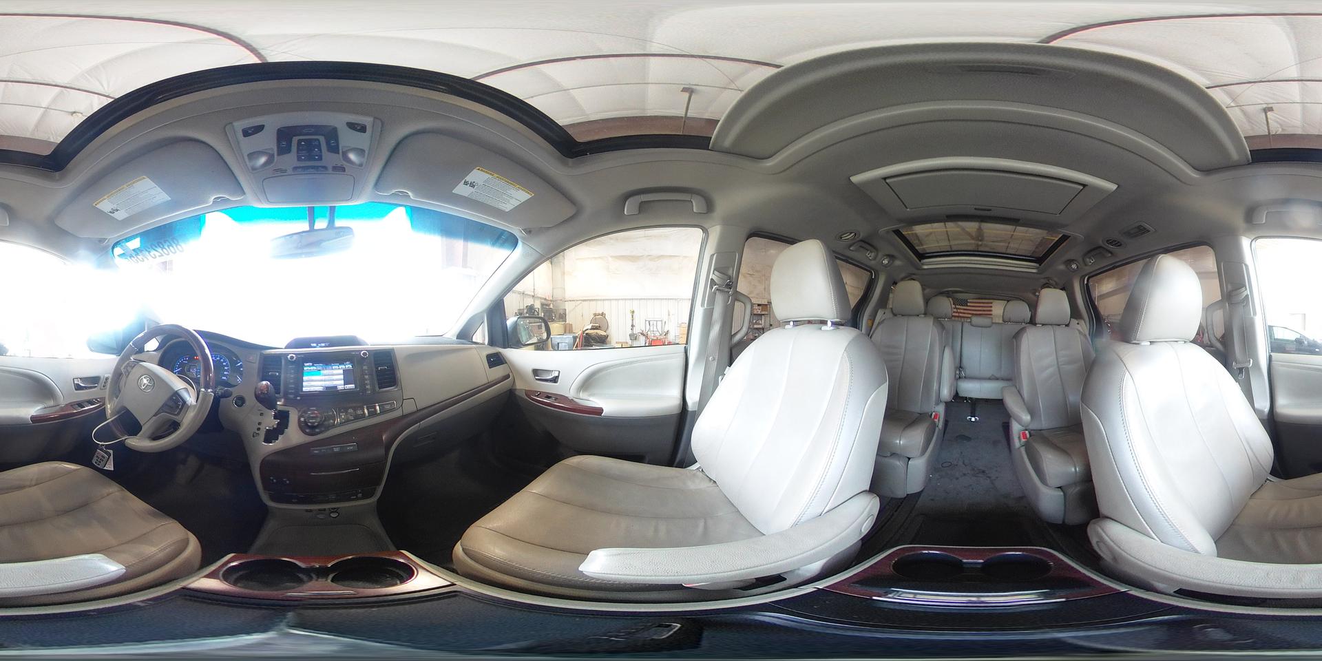 2013 TOYOTA SIENNA