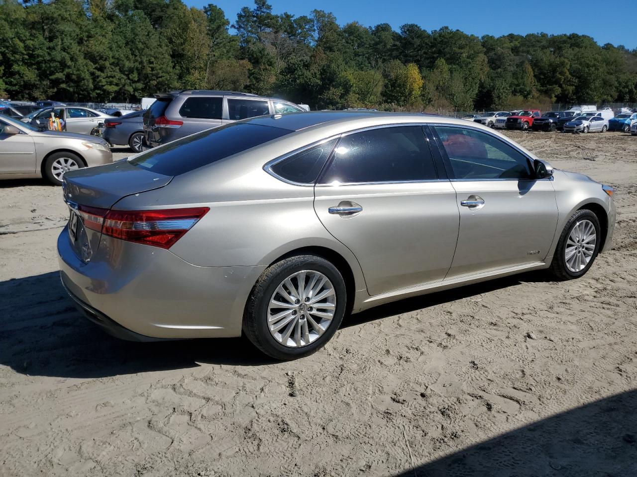 2014 TOYOTA Avalon