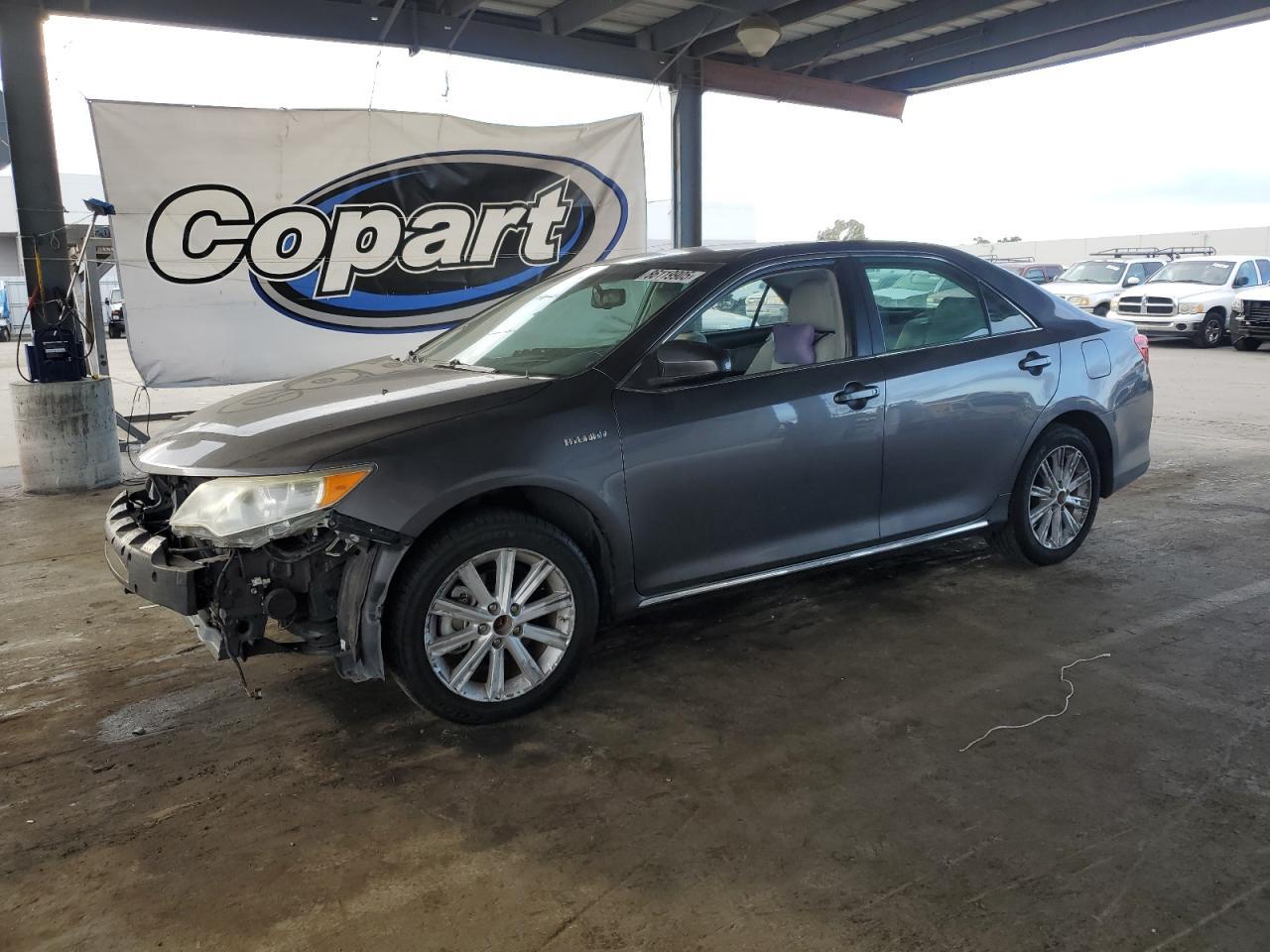 2014 TOYOTA CAMRY