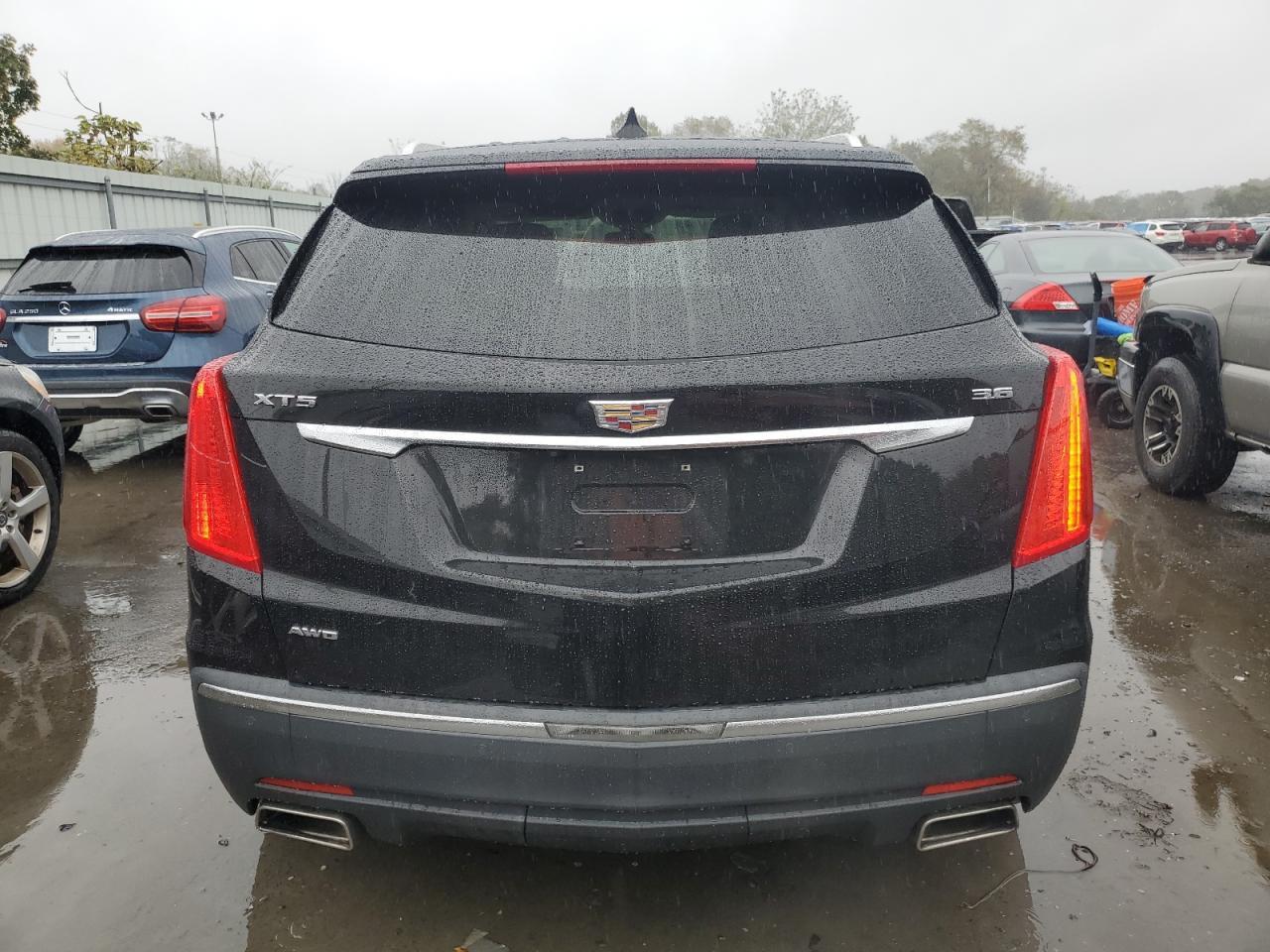 2017 CADILLAC XT5