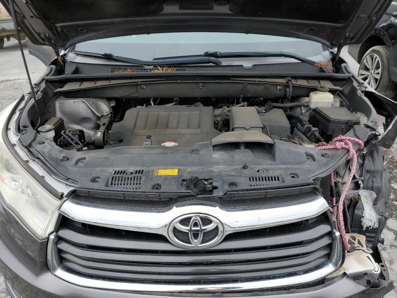 2016 TOYOTA HIGHLANDER