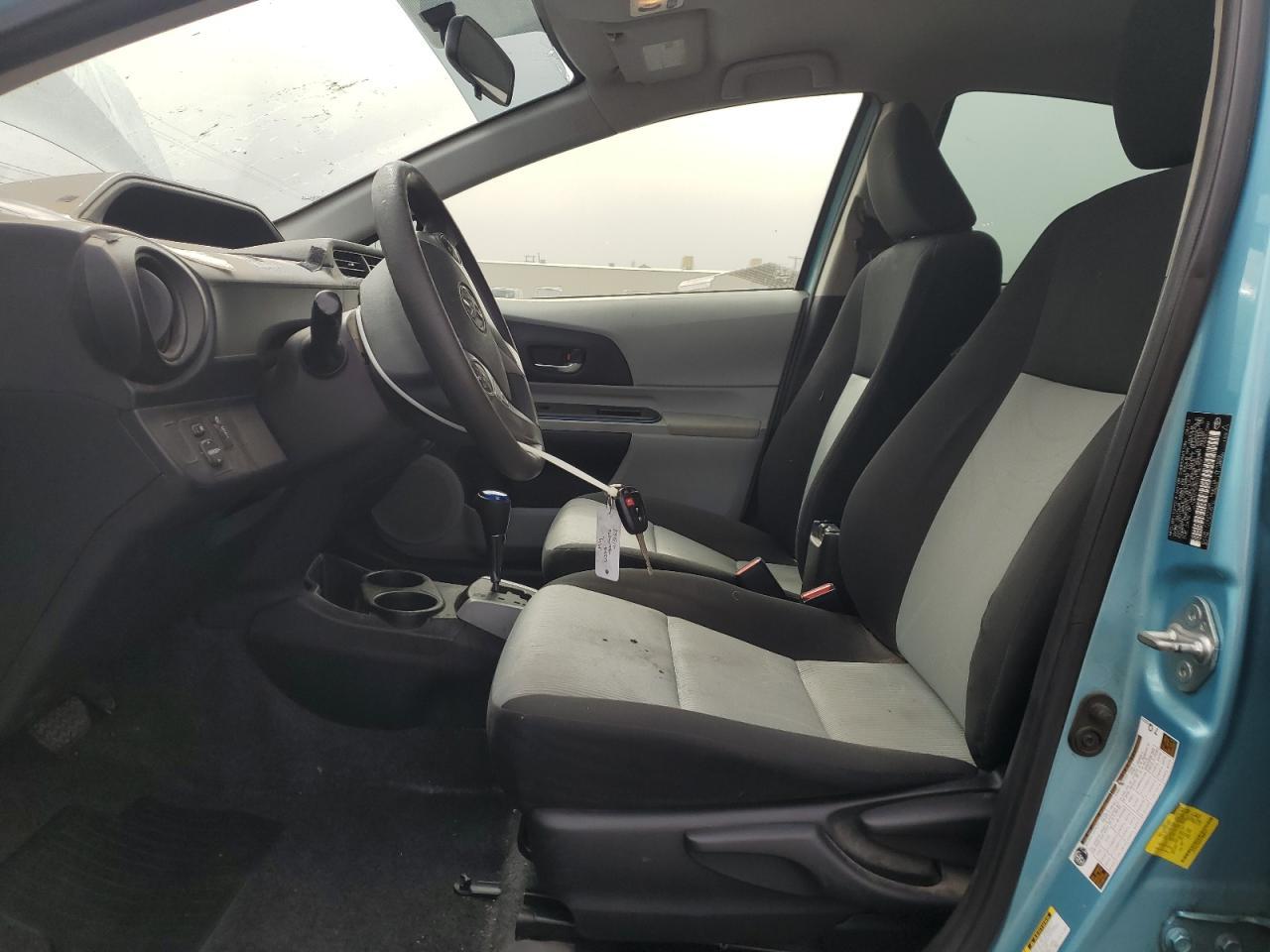 2013 TOYOTA Prius c