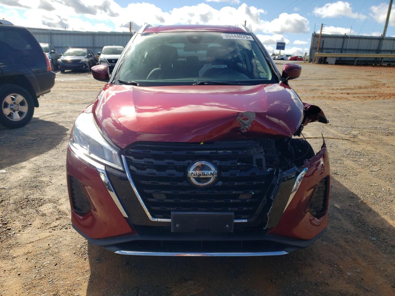 2021 NISSAN KICKS