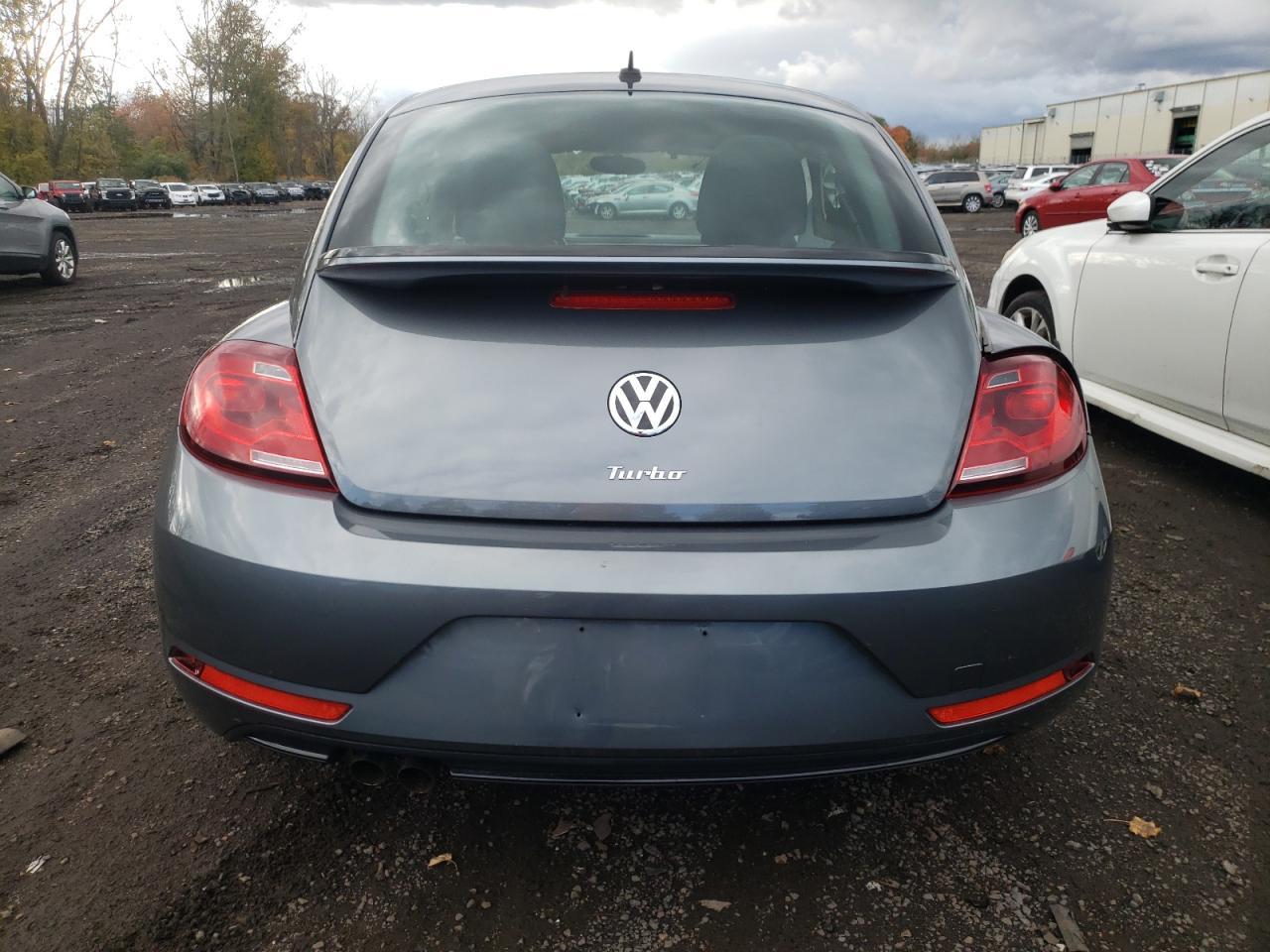 2018 VOLKSWAGEN Beetle