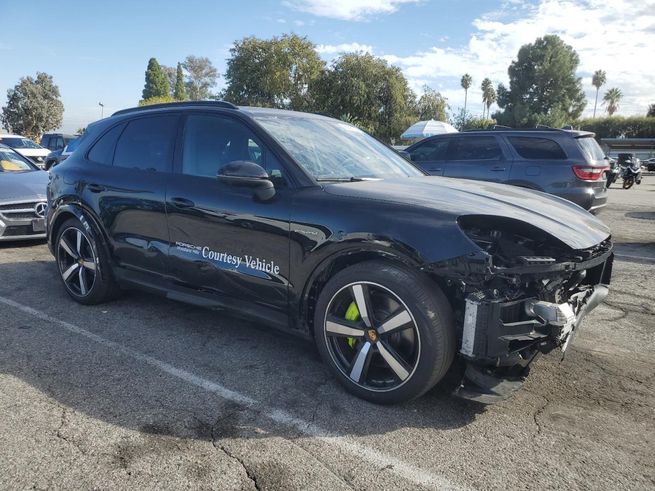 2024 PORSCHE CAYENNE