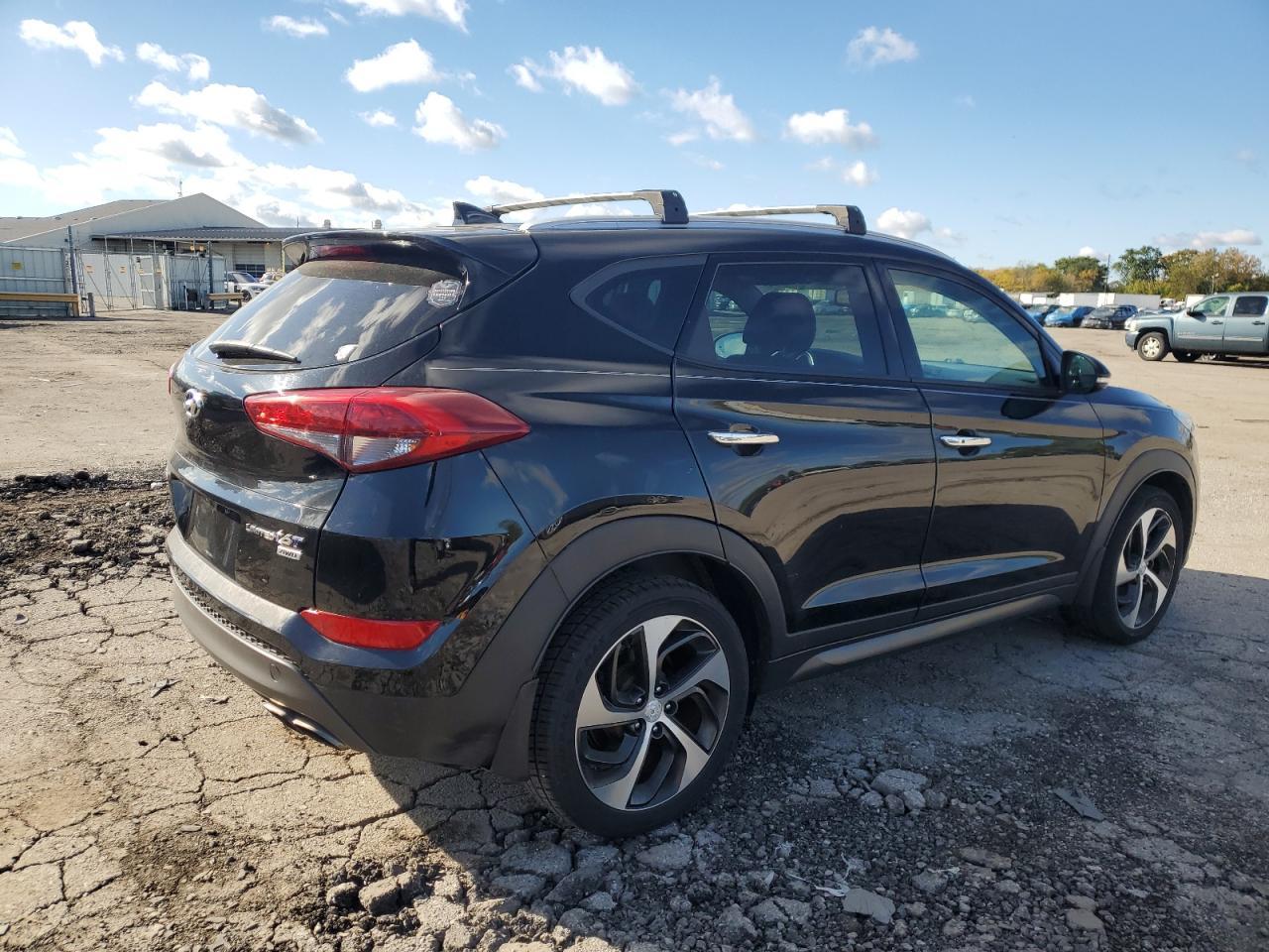 2016 HYUNDAI TUCSON