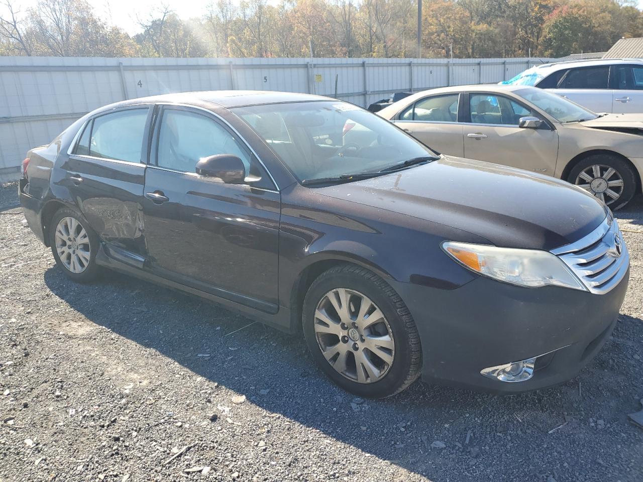 2011 TOYOTA Avalon
