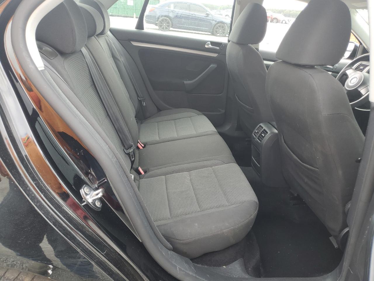 2010 VOLKSWAGEN JETTA
