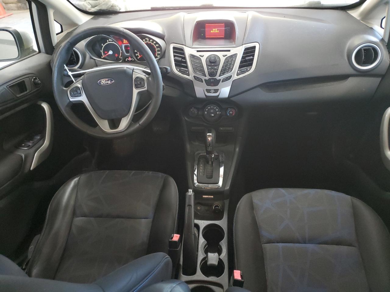 2013 FORD Fiesta