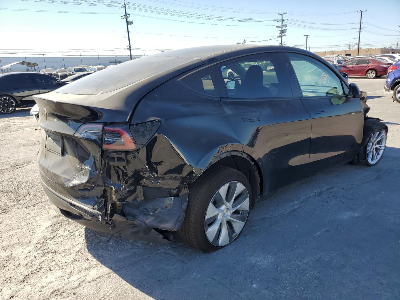 2024 TESLA MODEL Y