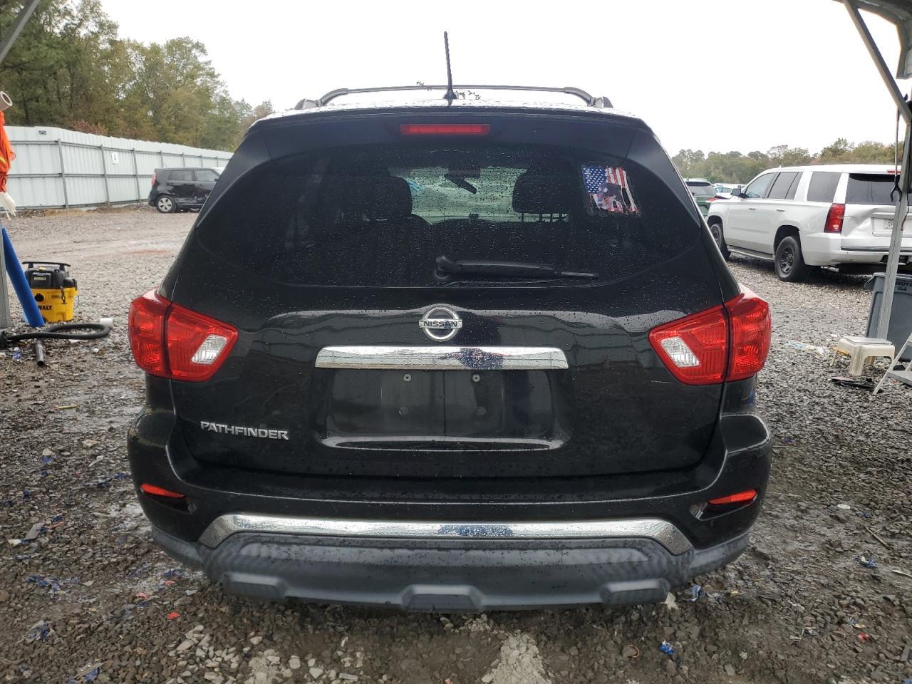 2017 NISSAN PATHFINDER