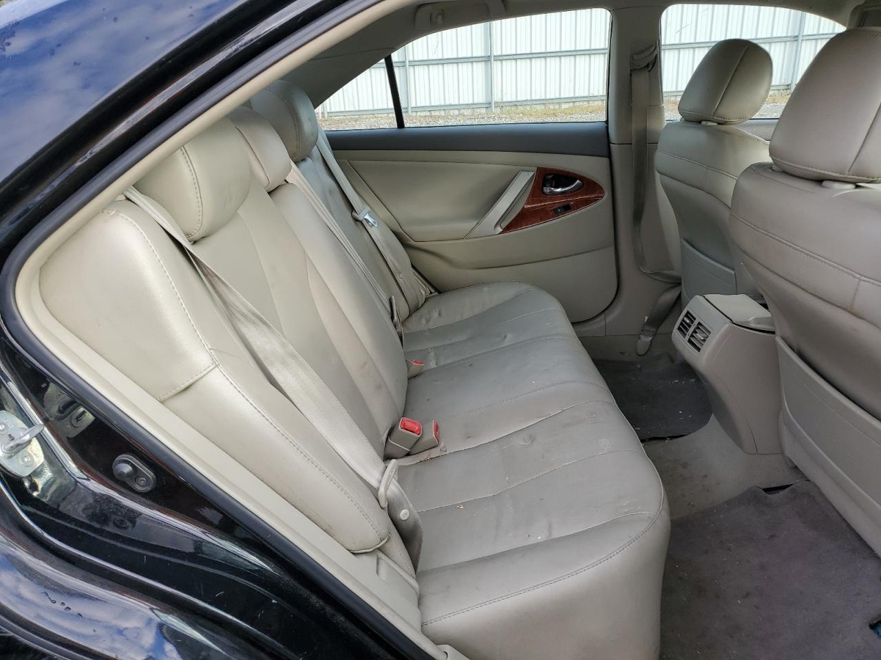 2011 TOYOTA CAMRY