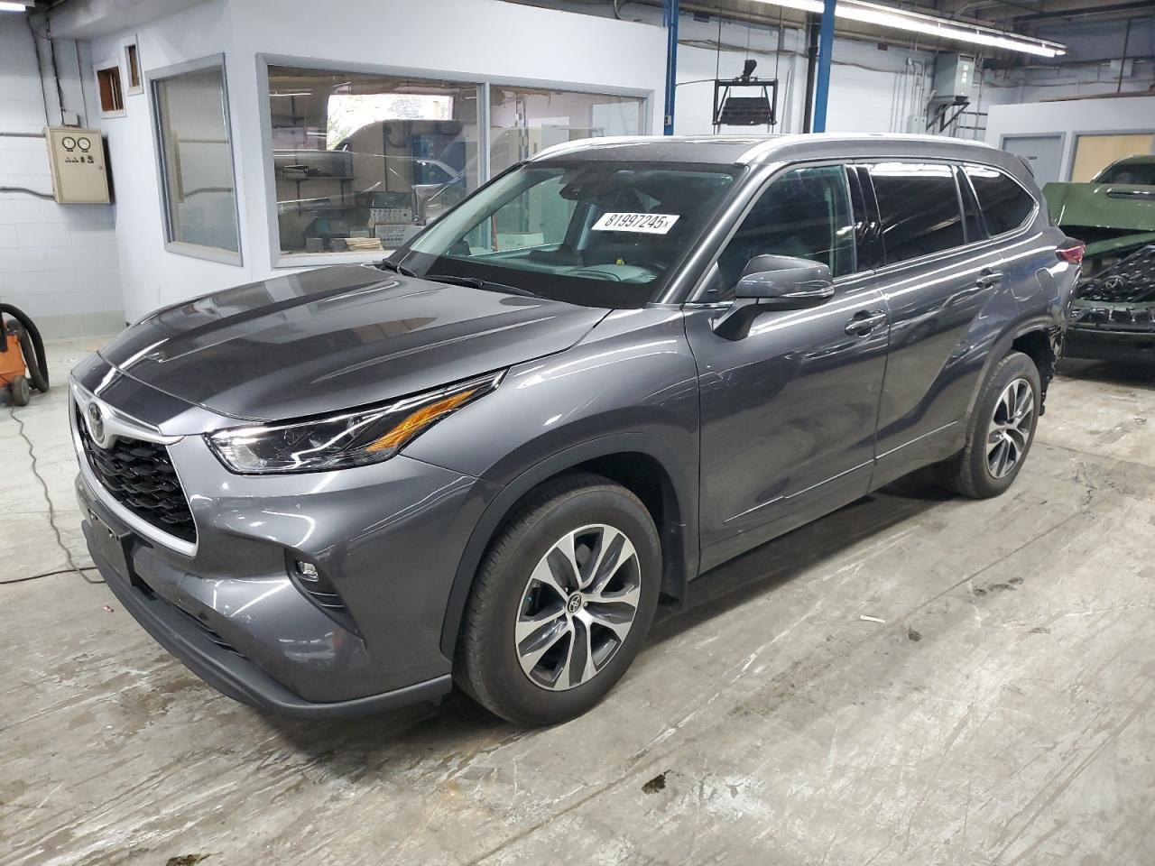 2022 TOYOTA HIGHLANDER