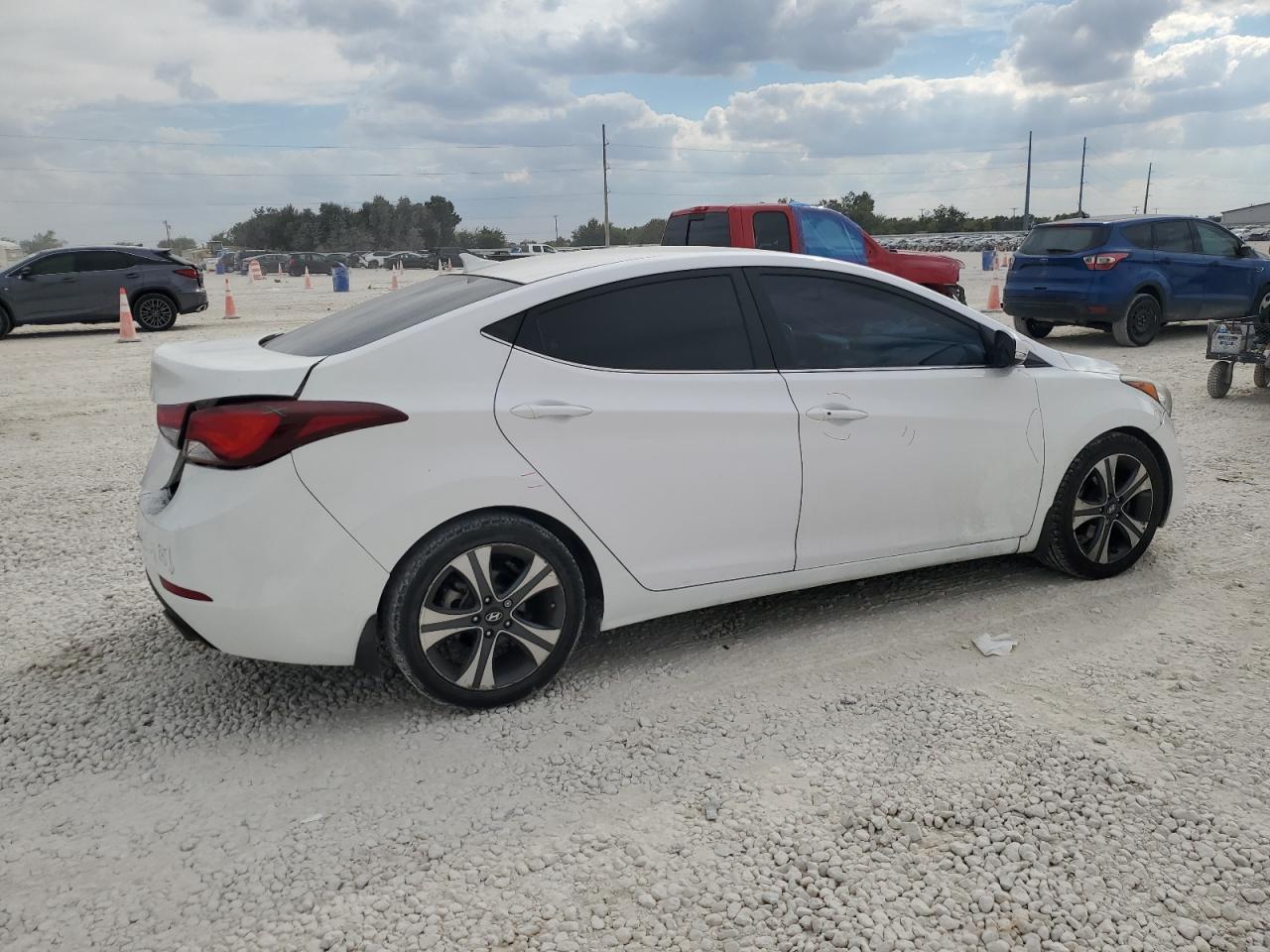 2016 HYUNDAI ELANTRA