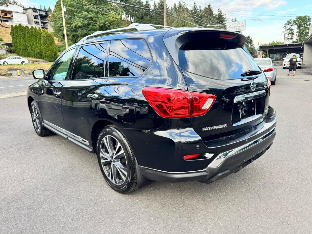 2017 NISSAN PATHFINDER
