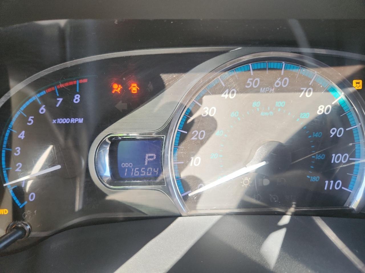 2011 TOYOTA SIENNA