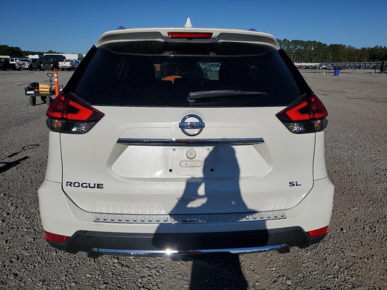 2017 NISSAN ROGUE