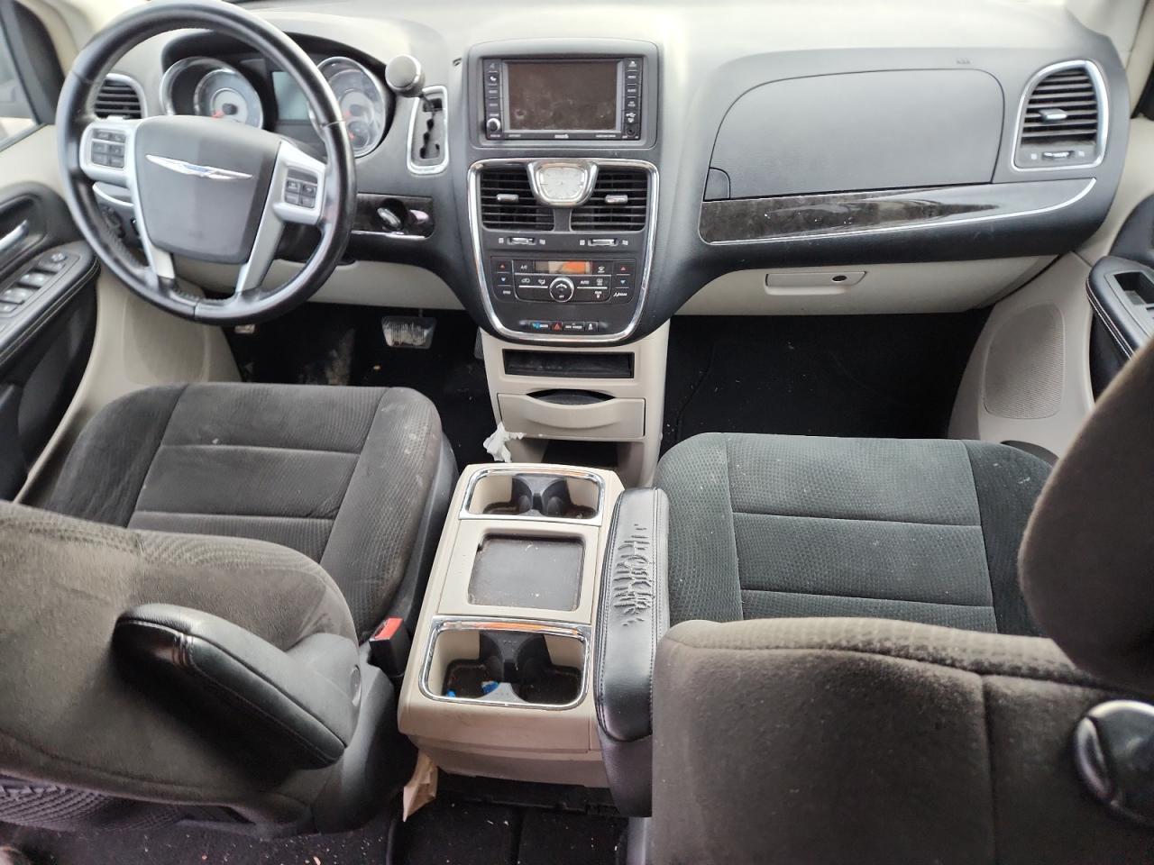 2012 CHRYSLER Town & Country