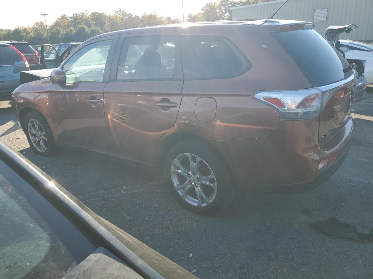 2014 MITSUBISHI outlander