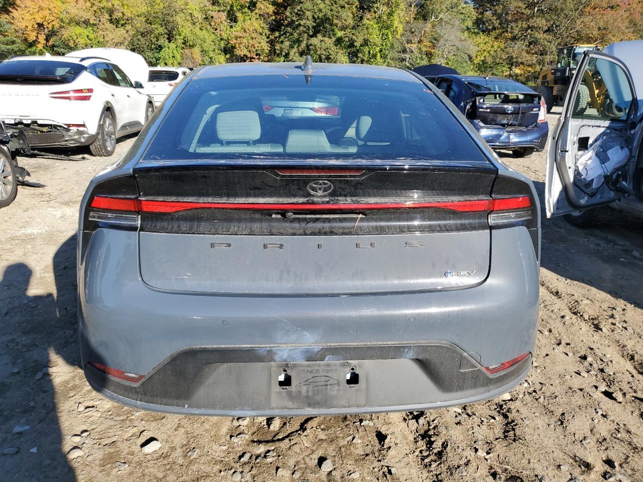 2025 TOYOTA PRIUS