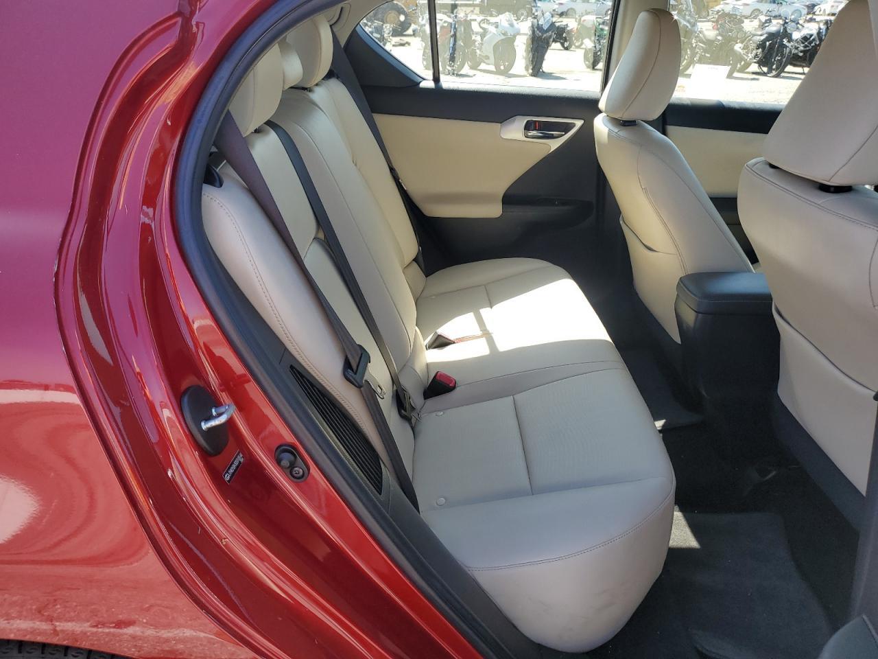 2011 LEXUS CT 200
