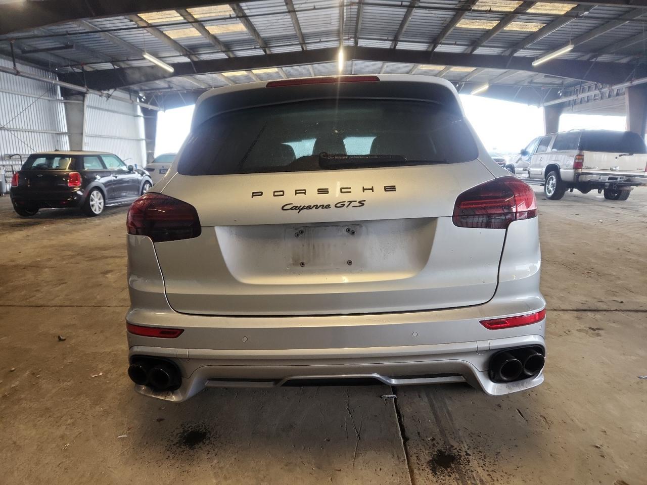 2017 PORSCHE CAYENNE