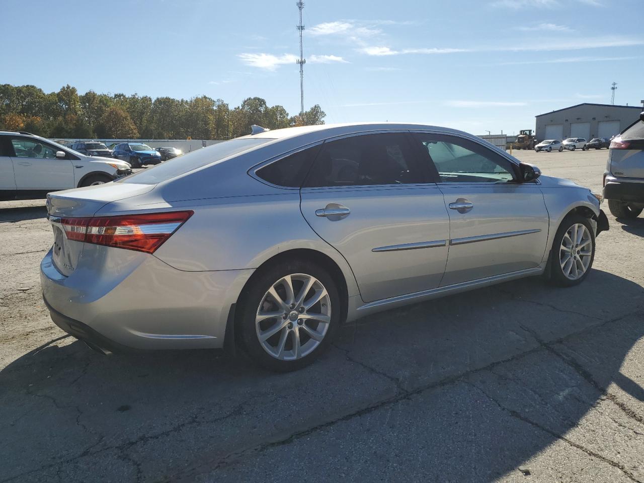 2013 TOYOTA Avalon