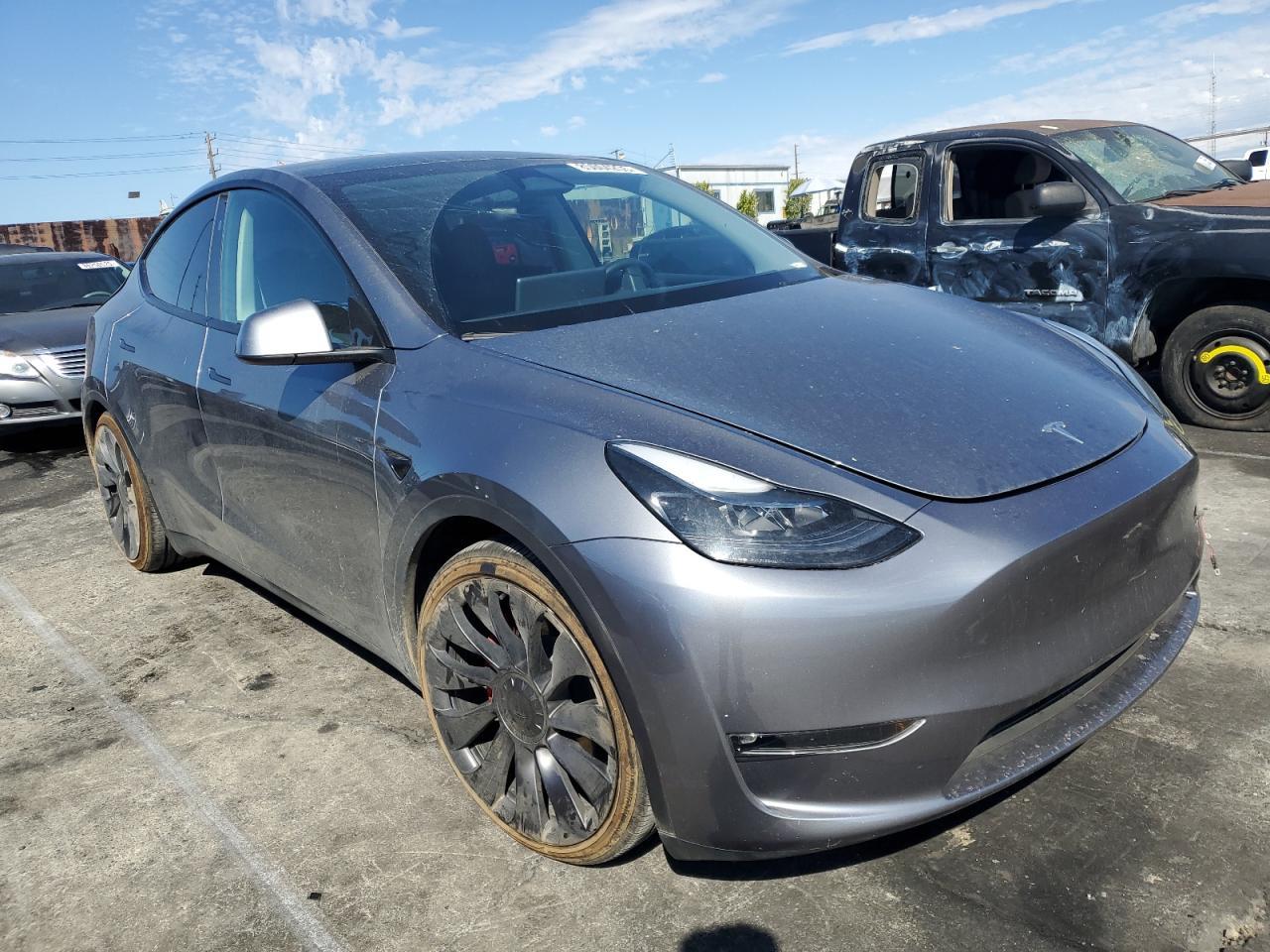 2024 TESLA MODEL Y